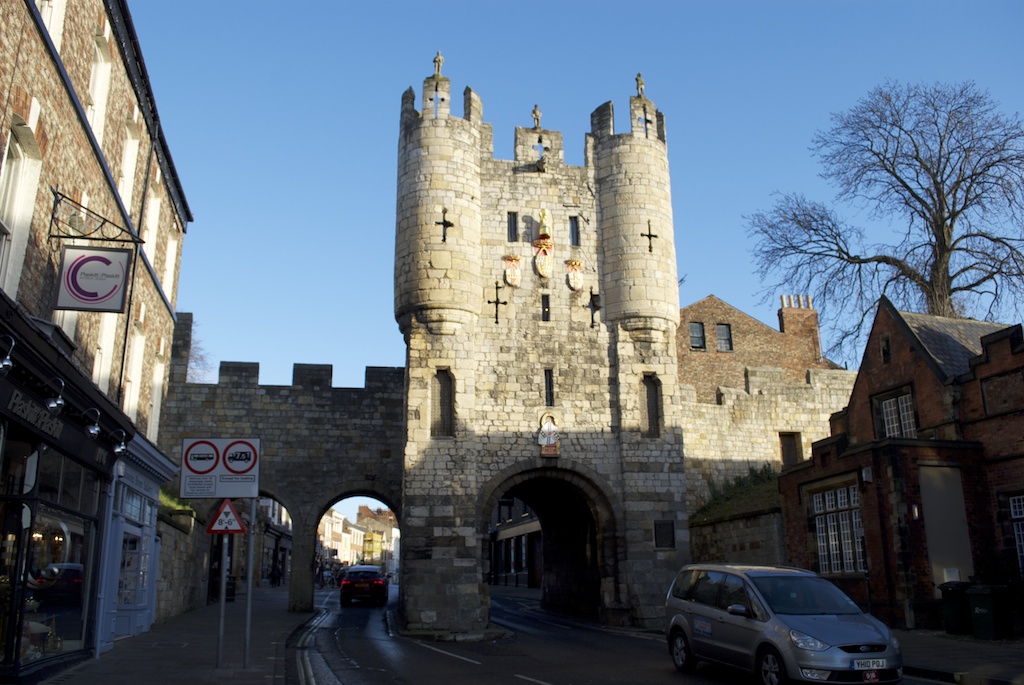 Barra De Hierro De Las Puertas De Las Paredes De Piedra De La Ciudad De  York En York England Imagen de archivo - Imagen de cerque, primer: 255394549