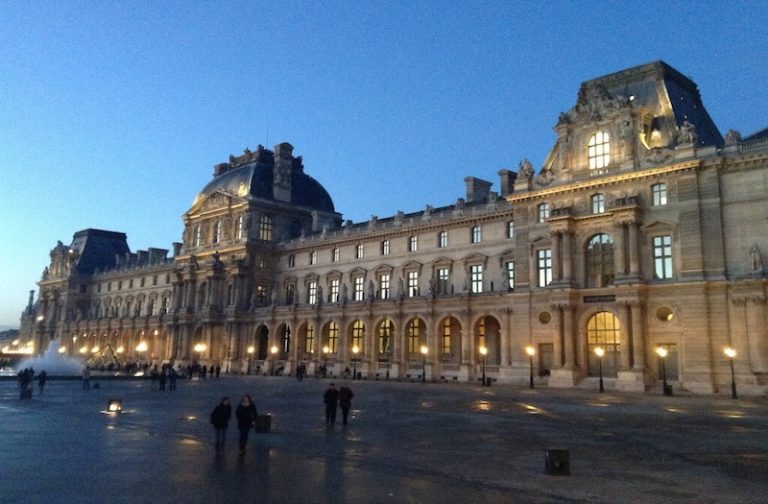 The Louvre – Art Fanatics Dream