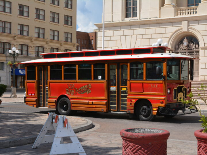 san antonio street trolley