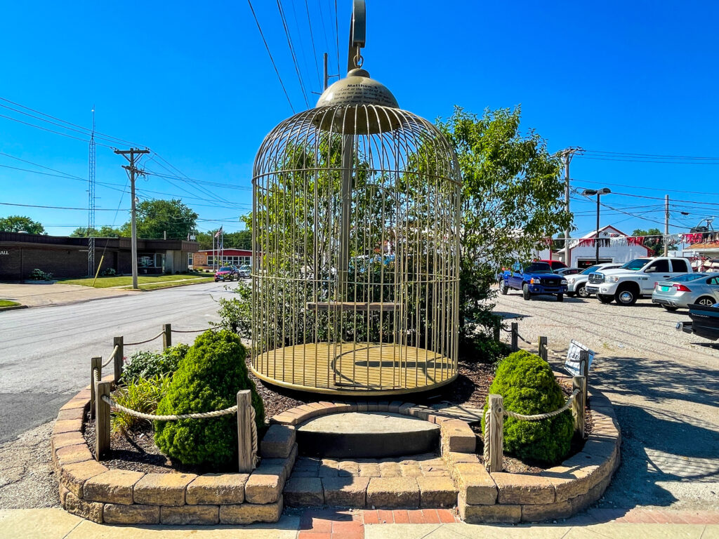 largest birdcage casey illinois